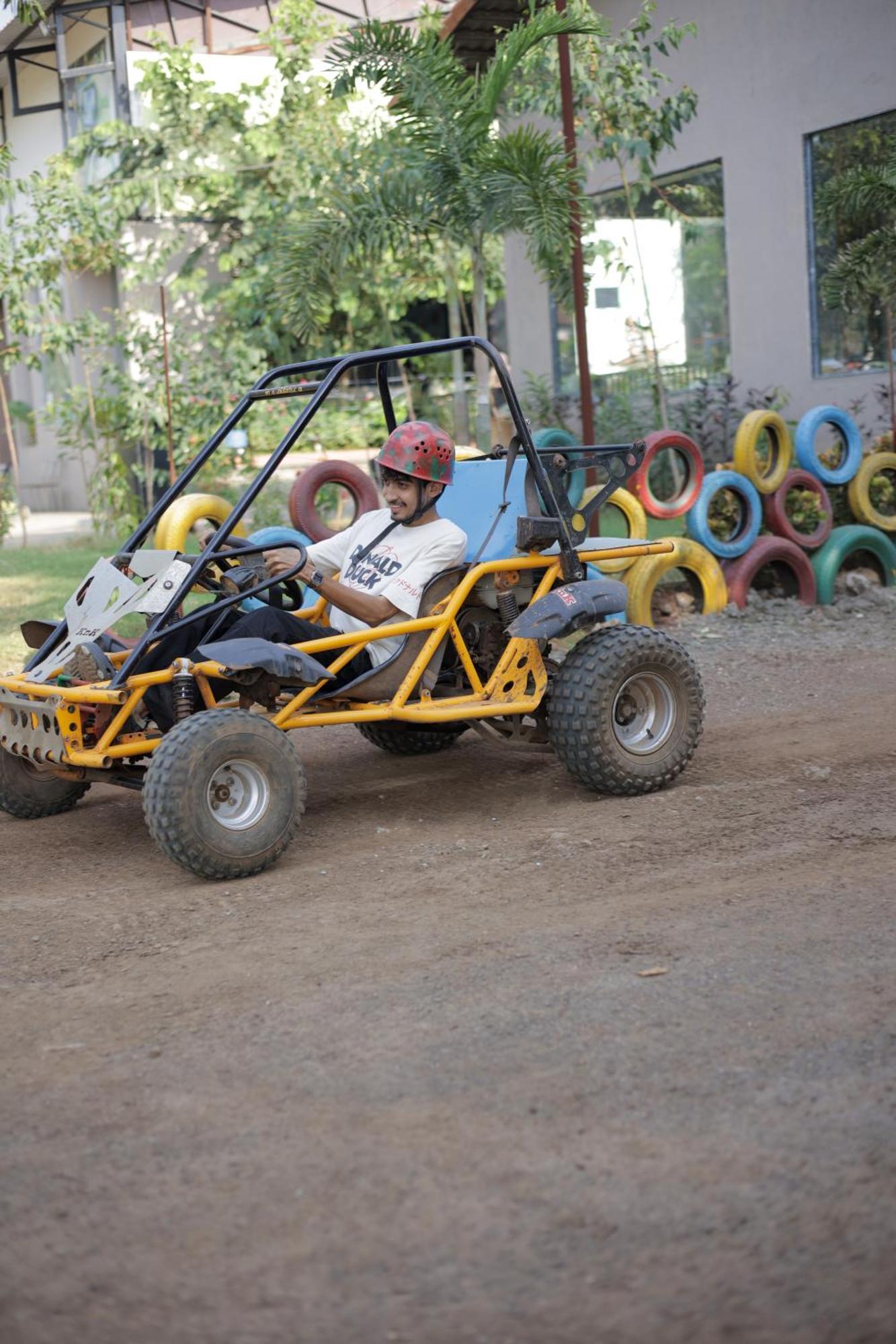 Vits Roccia Hill Resort And Adventure Park, Navapur Songadh エクステリア 写真