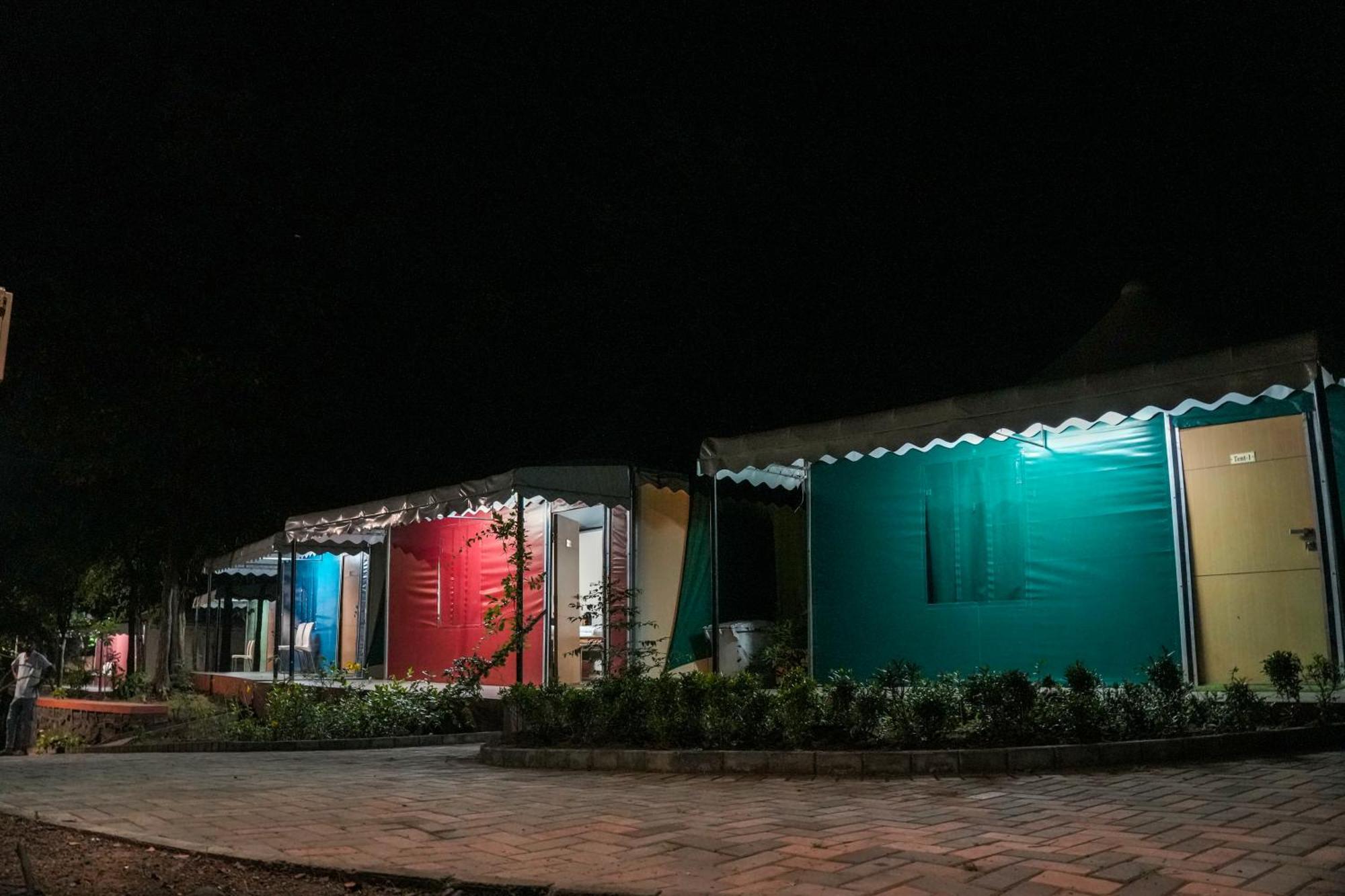 Vits Roccia Hill Resort And Adventure Park, Navapur Songadh エクステリア 写真